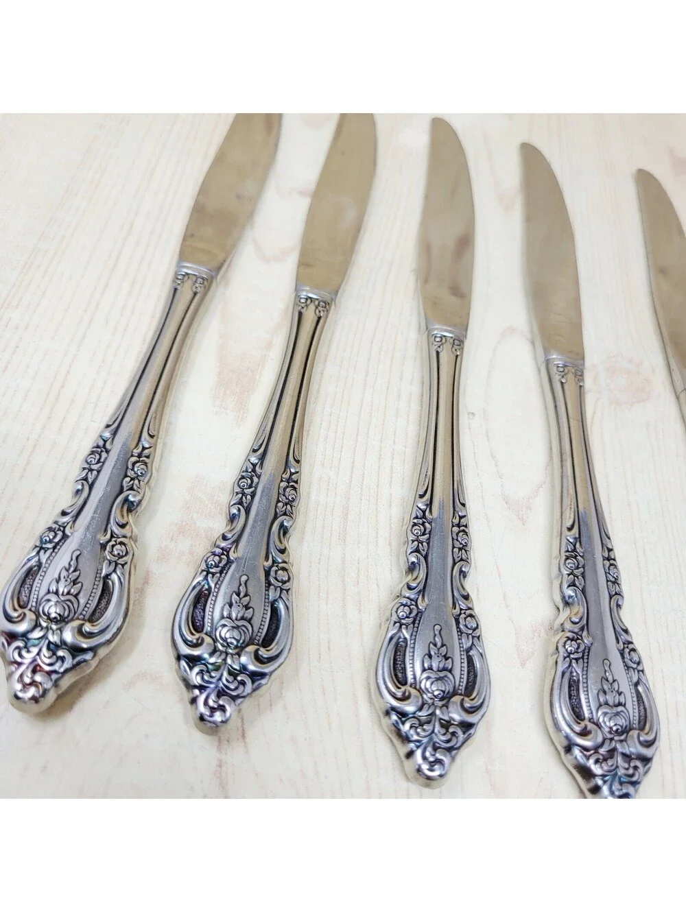 Lot of 9 Oneida Community Brahms Dinner Knives 9